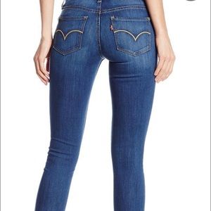 Women’s 535 Levi’s size 7 FREE SHIPPING!